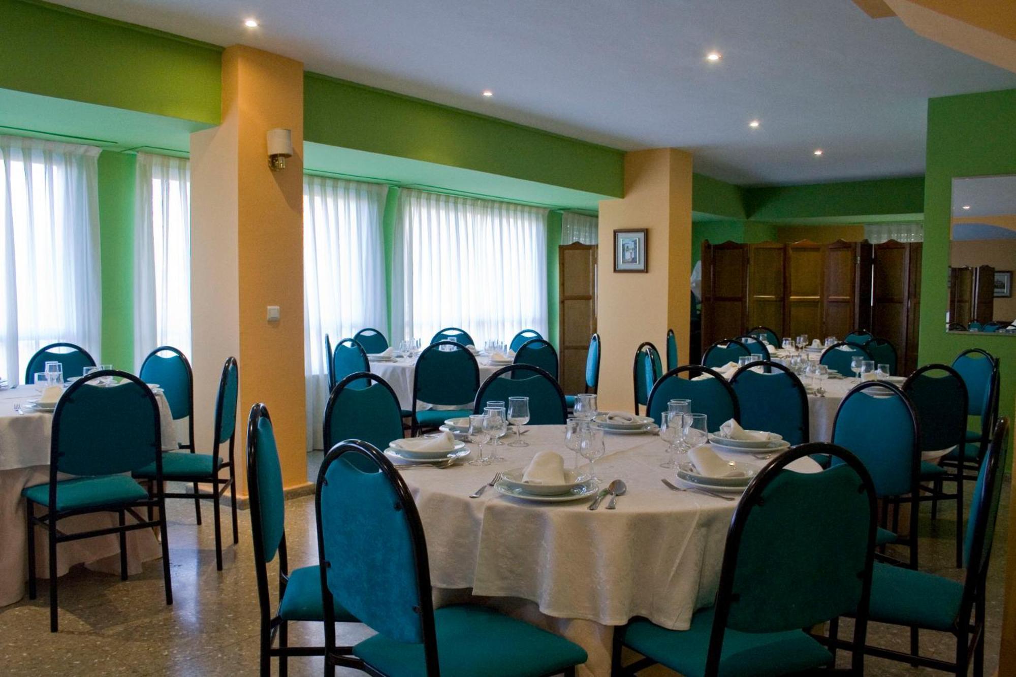 Hotel Perales Талавера-де-ла-Рейна Экстерьер фото