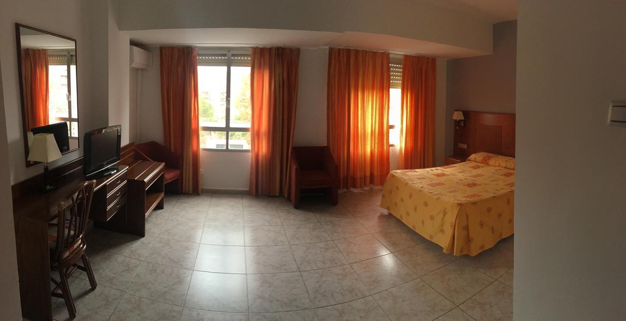 Hotel Perales Талавера-де-ла-Рейна Экстерьер фото
