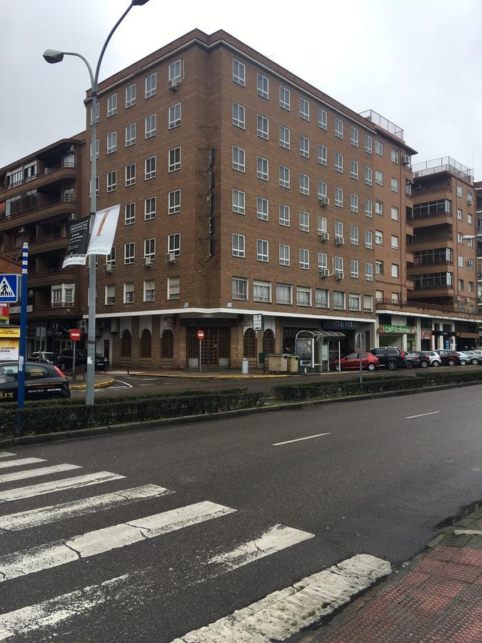 Hotel Perales Талавера-де-ла-Рейна Экстерьер фото