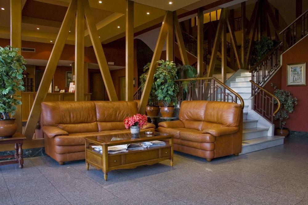 Hotel Perales Талавера-де-ла-Рейна Экстерьер фото